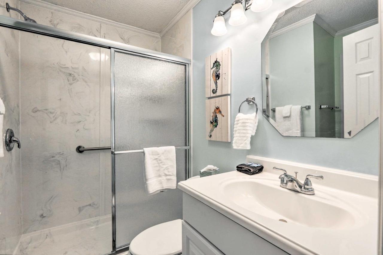 Coastal Condo With Balcony And Luxe Resort Amenities! ヒルトンヘッドアイランド エクステリア 写真