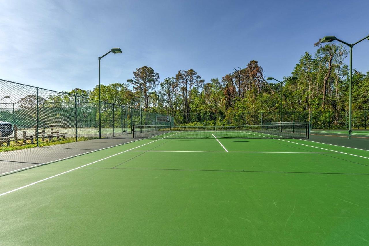 Coastal Condo With Balcony And Luxe Resort Amenities! ヒルトンヘッドアイランド エクステリア 写真